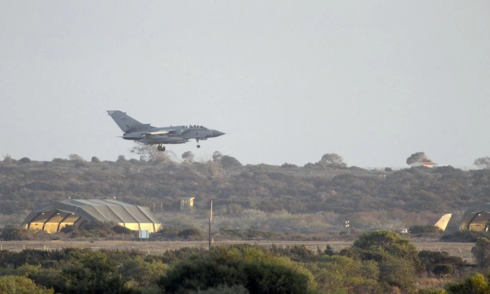 Αναταραχές στην Κύπρο: "Βράζουν" από τον κορωνοϊό οι βρετανικές βάσεις - Αρνούνται υπηρεσίες οι Τουρκοκύπριοι σεκιούριτι